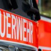 Großeinsatz in Köln-Mülheim: Dachstuhl von Einfamilienhaus steht in Flammen